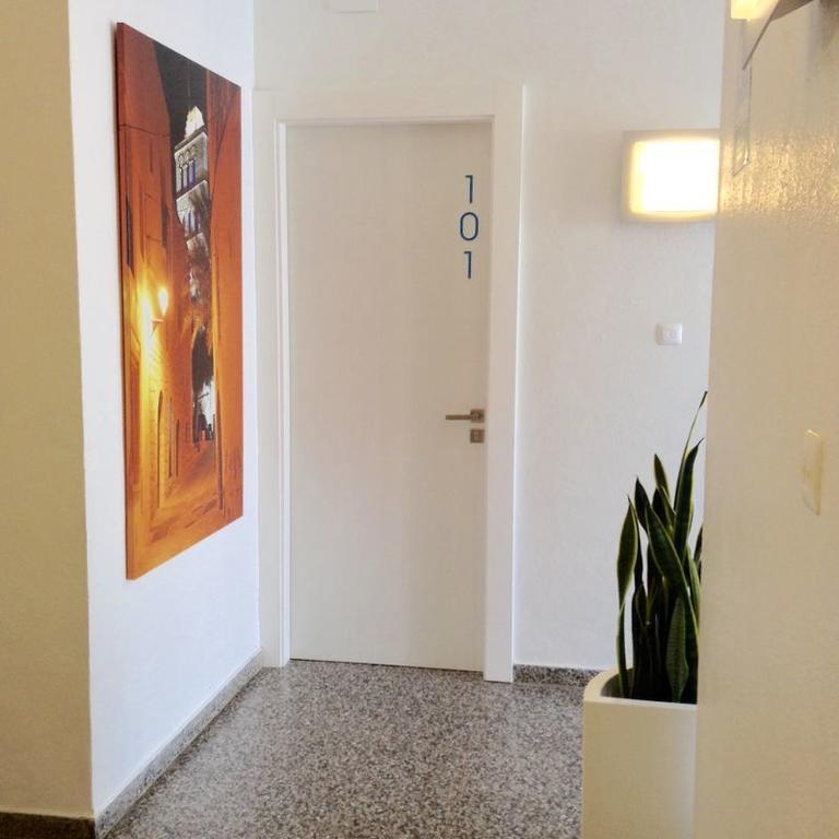 Hostal Pitiusa Ibiza Town Exterior photo