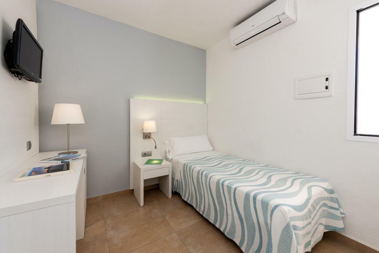 Hostal Pitiusa Ibiza Town Exterior photo